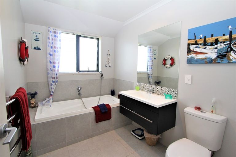 Photo of property in 27 Canmore Street, Pokeno, 2402