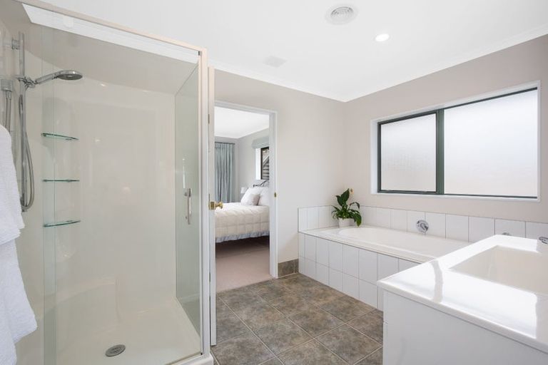 Photo of property in 6 Horopito Road, Waikanae, 5036