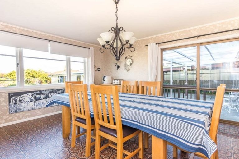 Photo of property in 20 Barrys Road, Glendene, Auckland, 0602