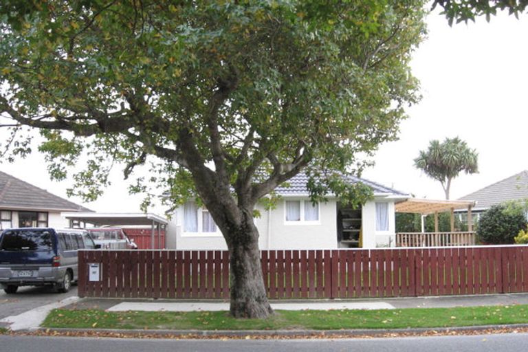 Photo of property in 47 Chapman Crescent, Naenae, Lower Hutt, 5011