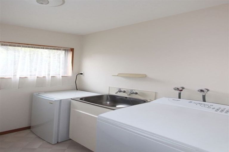 Photo of property in 2/53 Withells Road, Avonhead, Christchurch, 8042