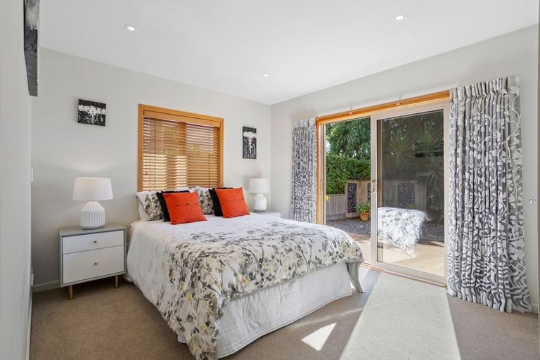 Photo of property in 8 Kawai Rise, Te Atatu Peninsula, Auckland, 0610