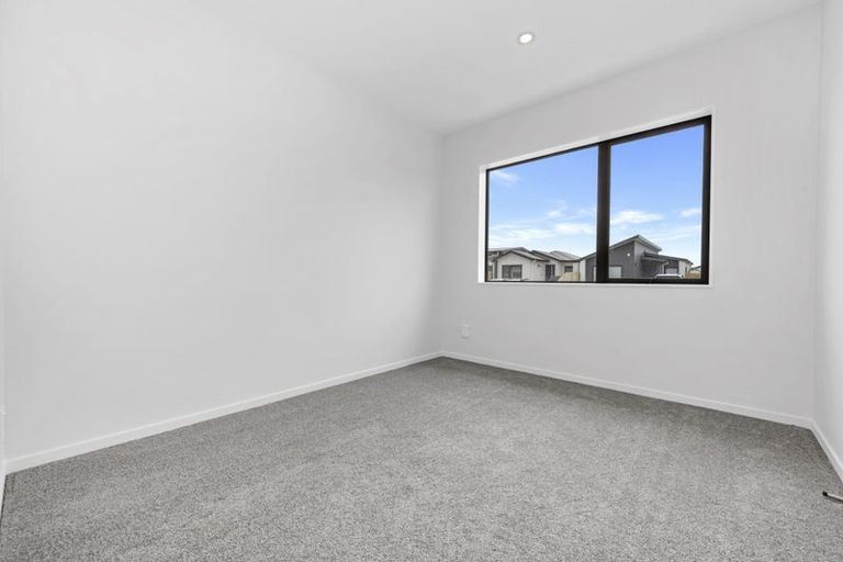 Photo of property in 27 Combat Street, Papakura, 2110