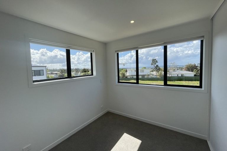 Photo of property in 9/5 Brandon Road, Glen Eden, Auckland, 0602