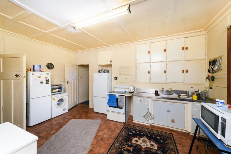 Photo of property in 56 Wightman Road, Sanson, Palmerston North, 4479