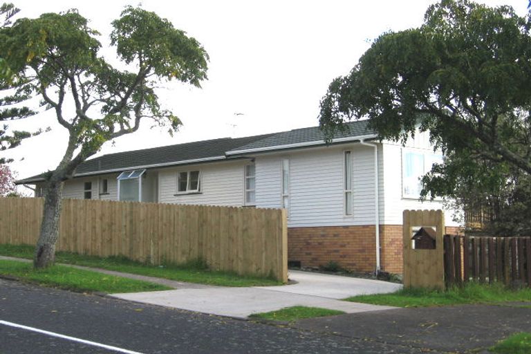Photo of property in 2 Wycherley Drive, Bucklands Beach, Auckland, 2014