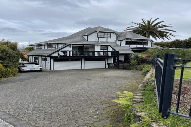 Photo of property in 5a Paparoa Road, Cockle Bay, Auckland, 2014