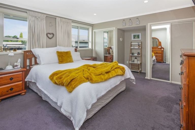 Photo of property in 20 Daniels Road, Redwood, Christchurch, 8051