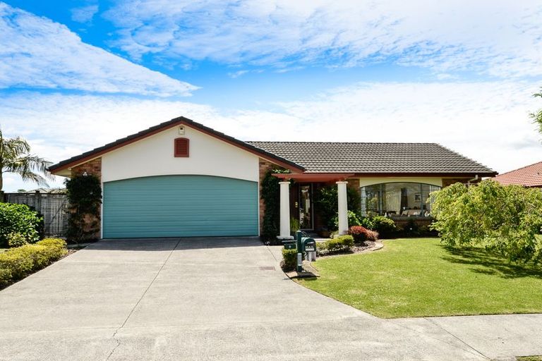 Photo of property in 9 Freestone Place, Henderson, Auckland, 0612