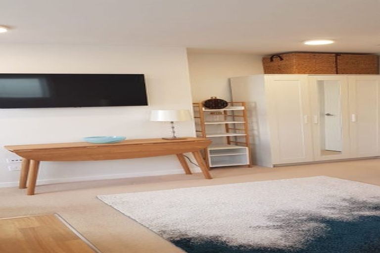 Photo of property in 83 Pirie Street, Mount Victoria, Wellington, 6011