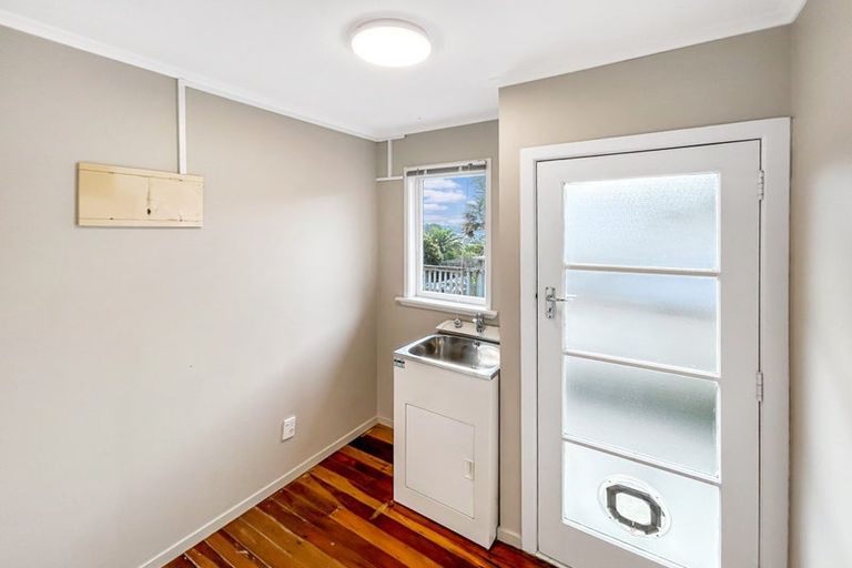 Photo of property in 134 Sunset Road, Unsworth Heights, Auckland, 0632