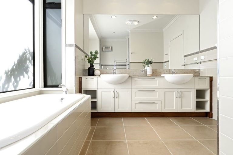 Photo of property in 17 Cooneys Drive, Matua, Tauranga, 3110