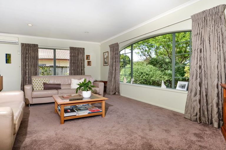 Photo of property in 9 Freestone Place, Henderson, Auckland, 0612