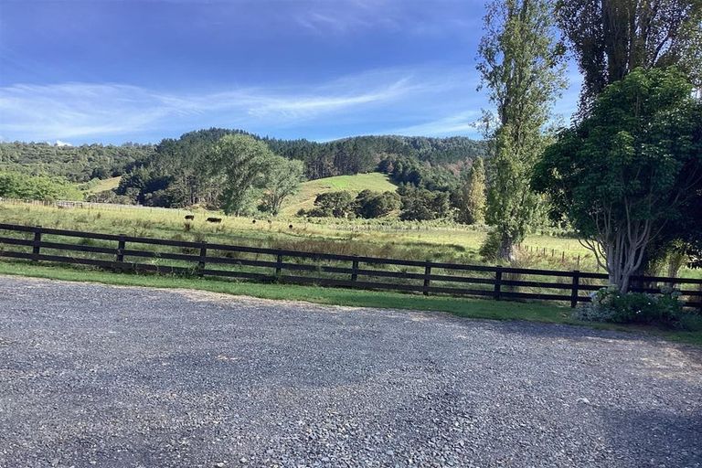Photo of property in 532 Ness Valley Road, Ness Valley, Papakura, 2585