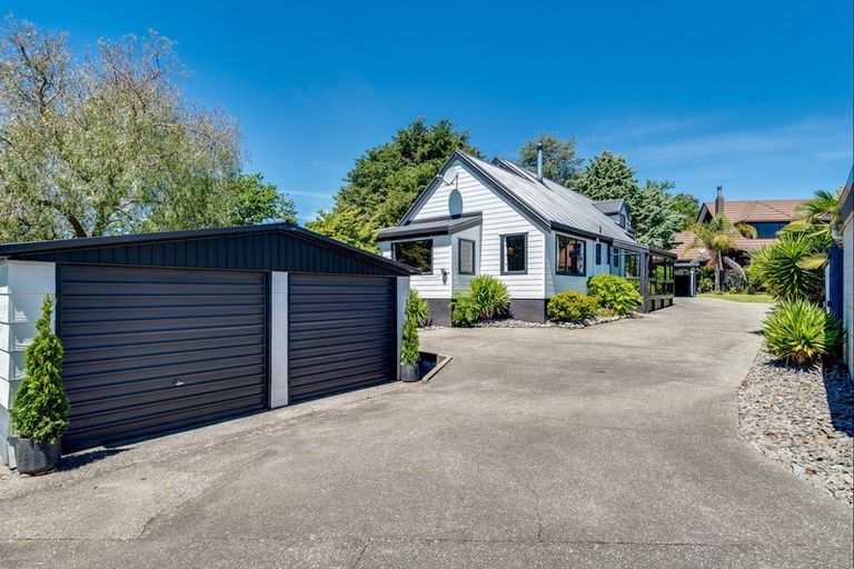 Photo of property in 15 Ritchie Place, Havelock North, 4130