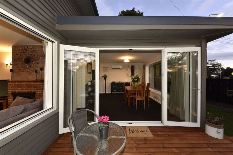 Photo of property in 104 Condell Avenue, Papanui, Christchurch, 8053