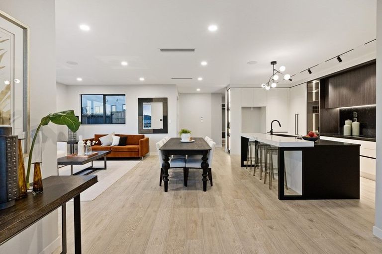 Photo of property in 28 Takurua Terrace, Orewa, 0931