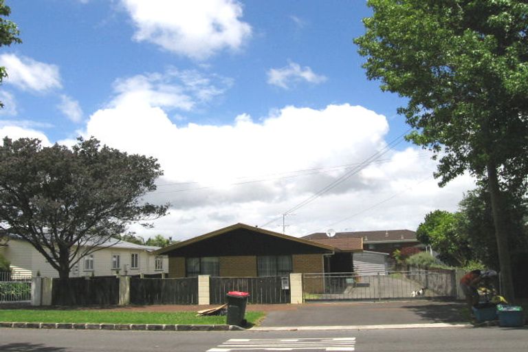 Photo of property in 39 Dignan Street, Point Chevalier, Auckland, 1022