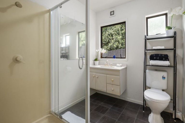 Photo of property in 10c Matipo Road, Mairangi Bay, Auckland, 0630