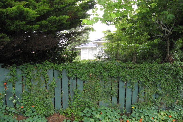 Photo of property in 14 Mckenzie Road, Mangere Bridge, Auckland, 2022