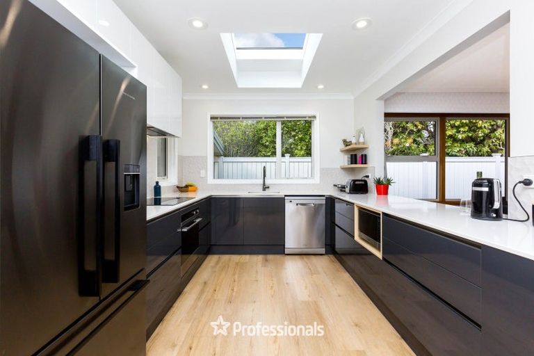 Photo of property in 7b Chatsworth Road, Silverstream, Upper Hutt, 5019