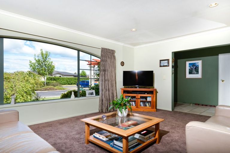 Photo of property in 9 Freestone Place, Henderson, Auckland, 0612