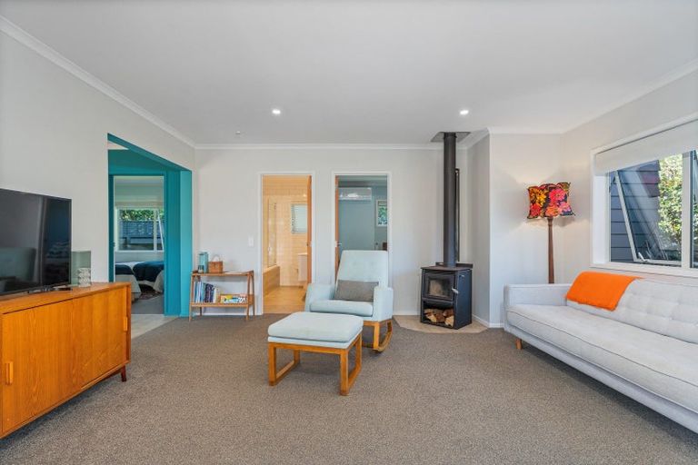 Photo of property in 56 Hahei Beach Road, Hahei, Whitianga, 3591