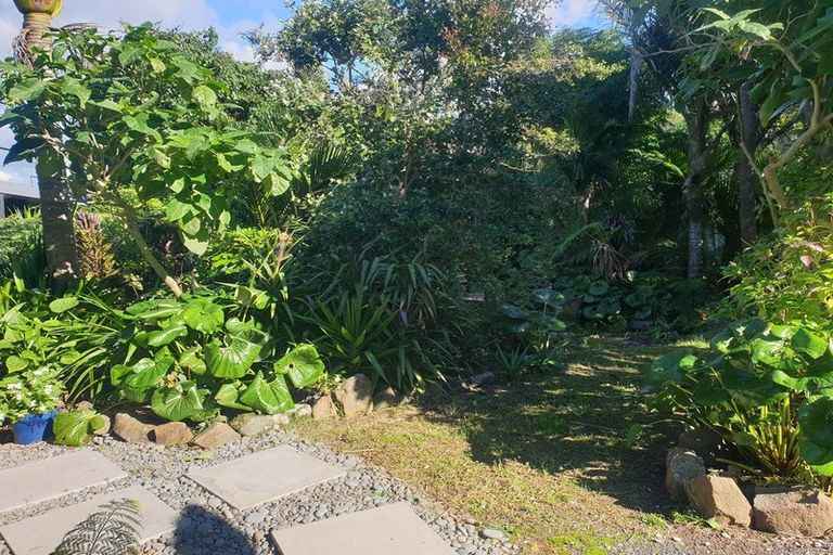 Photo of property in 15 Puriri Place, Tuateawa, Coromandel, 3583