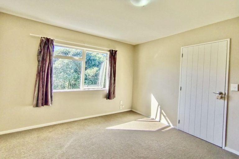 Photo of property in 1/15 Alamein Avenue, Belmont, Auckland, 0622