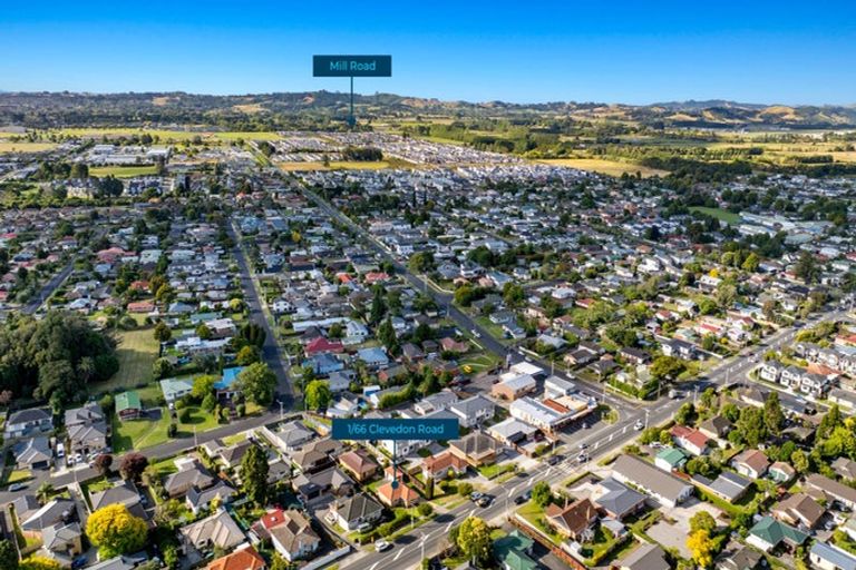 Photo of property in 1/66 Clevedon Road, Papakura, 2110