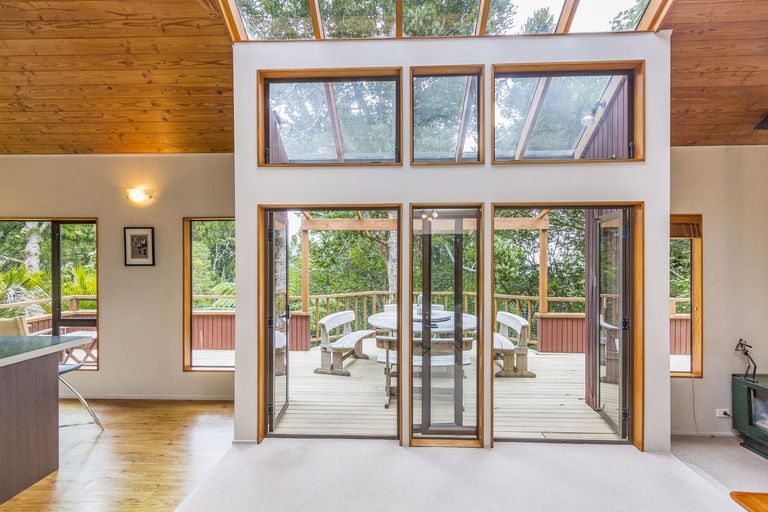 Photo of property in 409 Titirangi Road, Titirangi, Auckland, 0604