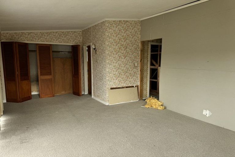 Photo of property in 95 Moorefield Road, Johnsonville, Wellington, 6037