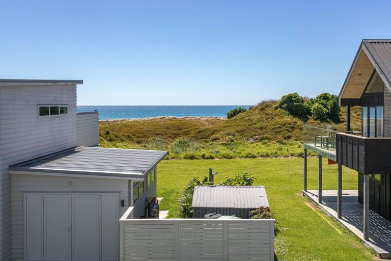 Photo of property in 15 Moray Place, Whiritoa, Whangamata, 3691