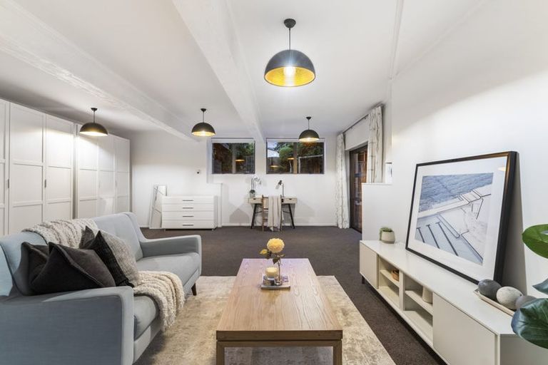 Photo of property in 6 Dell Way, Bucklands Beach, Auckland, 2014