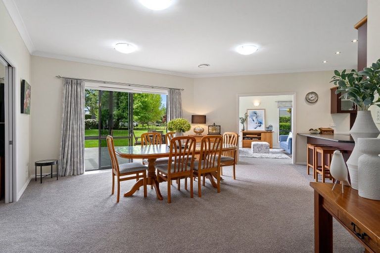 Photo of property in 2/218 Thornton Road, Cambridge, 3434