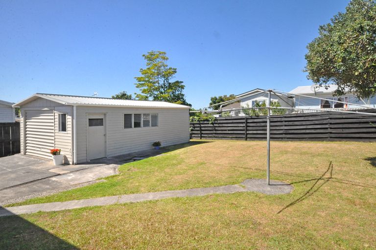 Photo of property in 152 Mahia Road, Wattle Downs, Auckland, 2103