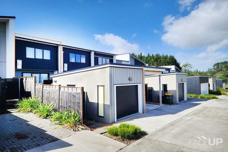 Photo of property in 18 Pukewhero Rise, Westgate, Auckland, 0614