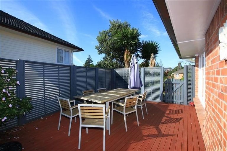 Photo of property in 21 Essex Street, Te Atatu South, Auckland, 0610