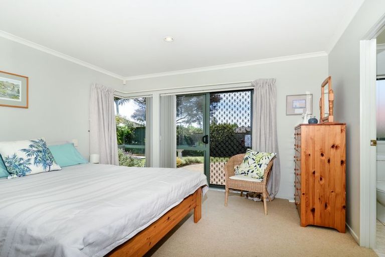 Photo of property in 9 Freestone Place, Henderson, Auckland, 0612