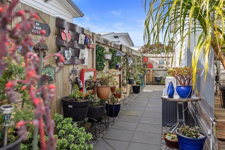 Photo of property in 11 Kamahi Crescent, Papamoa Beach, Papamoa, 3118