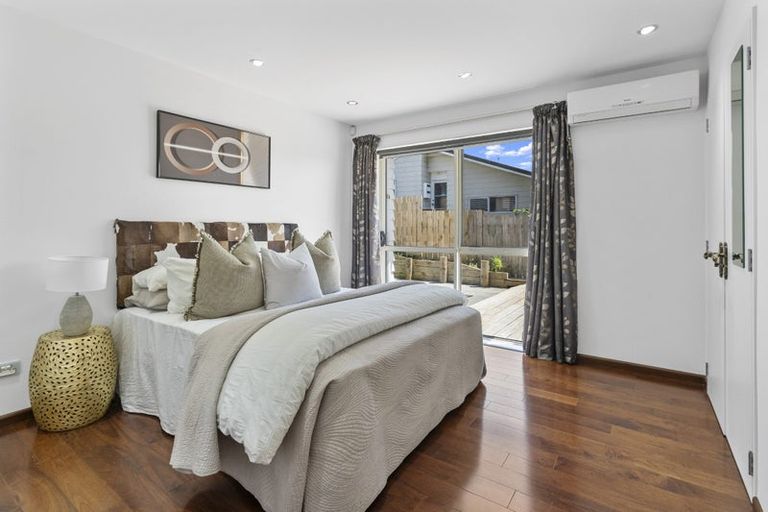 Photo of property in 627a Glenfield Road, Totara Vale, Auckland, 0629