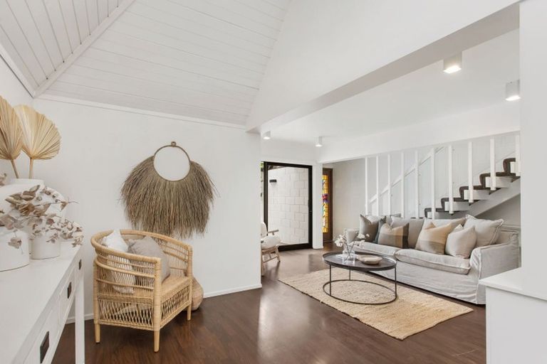 Photo of property in 94b Aikmans Road, Merivale, Christchurch, 8014