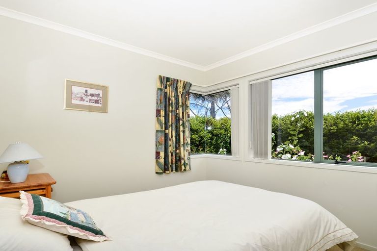 Photo of property in 9 Freestone Place, Henderson, Auckland, 0612