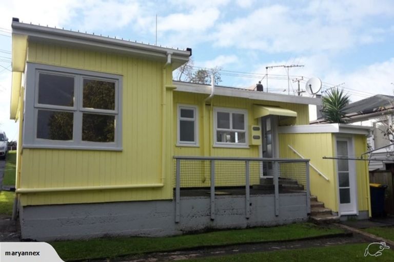 Photo of property in 186 Forrest Hill Road, Forrest Hill, Auckland, 0620