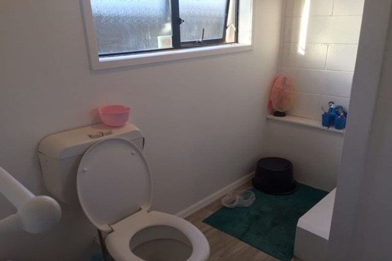 Photo of property in 2/108 Portage Road, New Lynn, Auckland, 0600