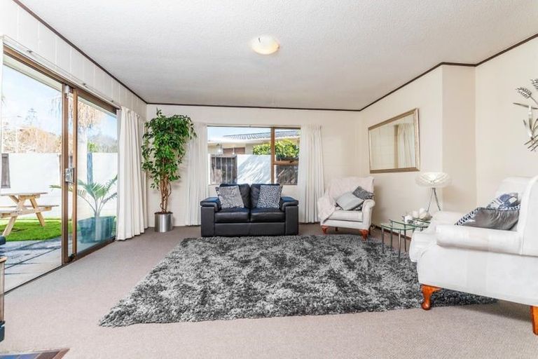 Photo of property in 1/29 Awaruku Road, Torbay, Auckland, 0630