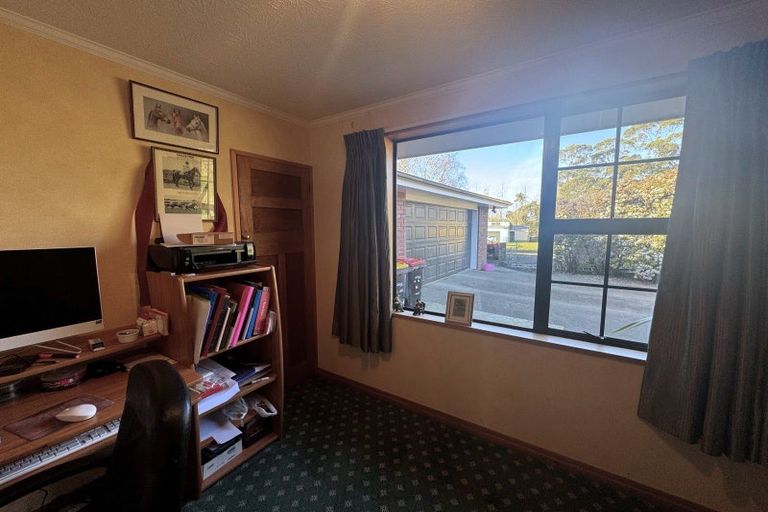 Photo of property in 221 Titiroa Pine Bush Road, Waimahaka, Wyndham, 9891