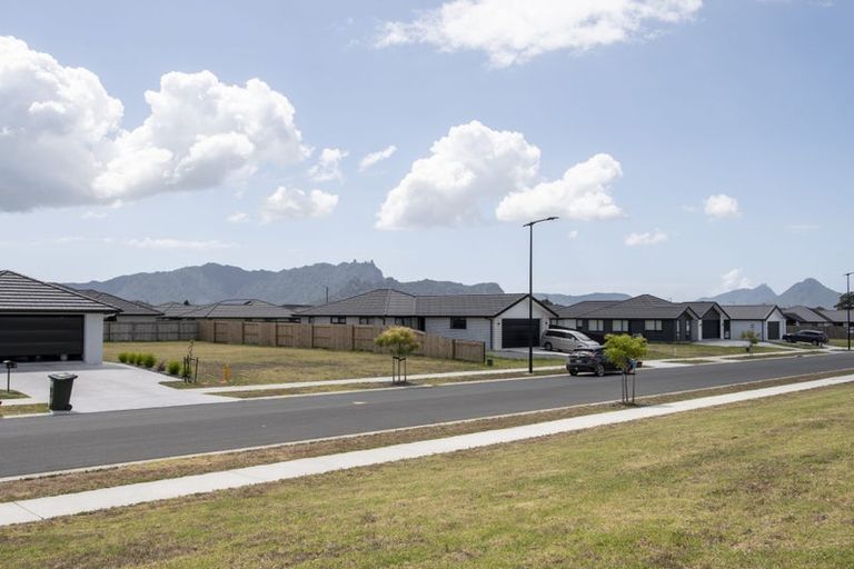 Photo of property in 15 Kapiakauri Road, One Tree Point, 0118