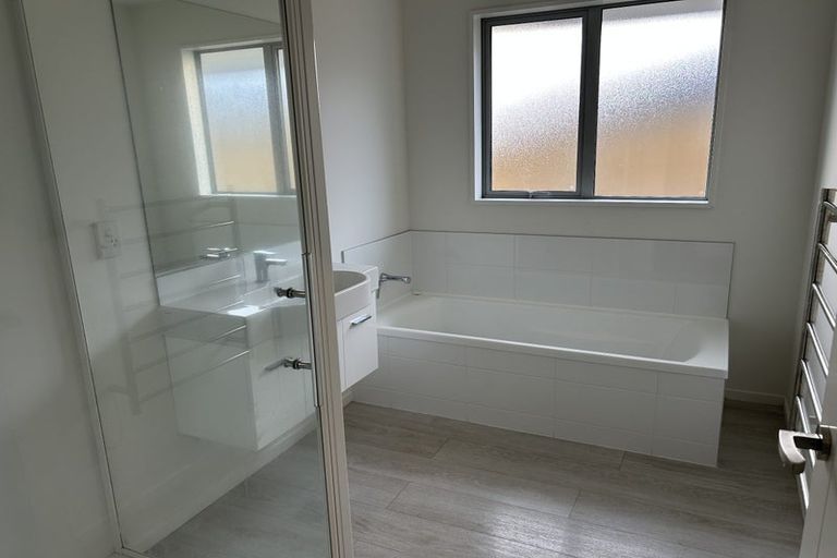 Photo of property in 24 Burnham School Road, Rolleston, 7614