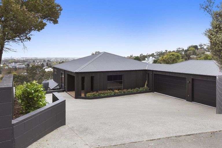 Photo of property in 19 Delhi Place, Cashmere, Christchurch, 8022